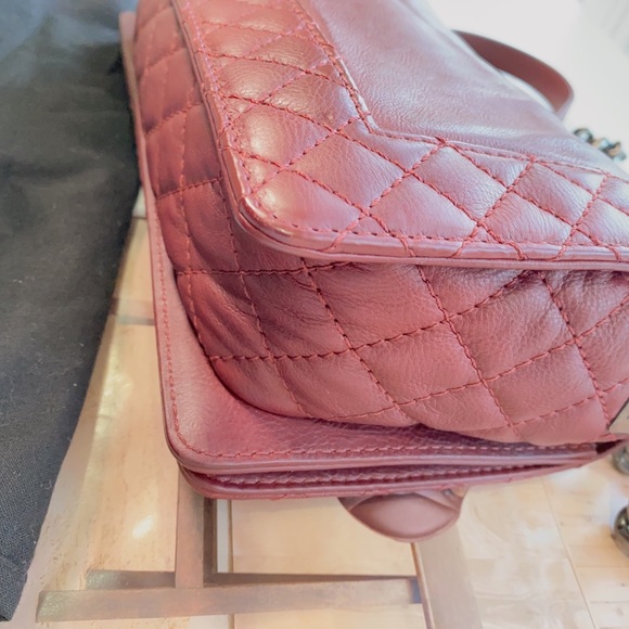 Chanel Medium Le Boy Burgundy - Picture 2 of 8